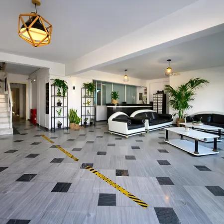 Aquarius Aparthotel 3*