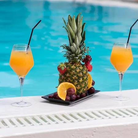 Aquarius Apartahotel