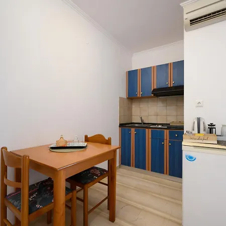 Hotel apartamentowy Aquarius Mesongí