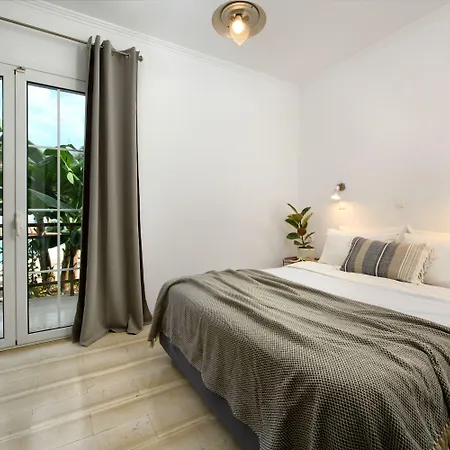 Aquarius Aparthotel